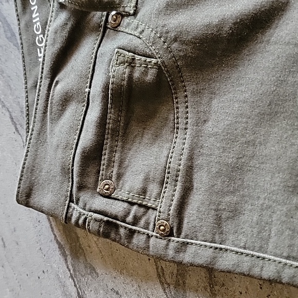 a.n.a JEGGINGS Dark Olive Green size 32/14 - Picture 3 of 10
